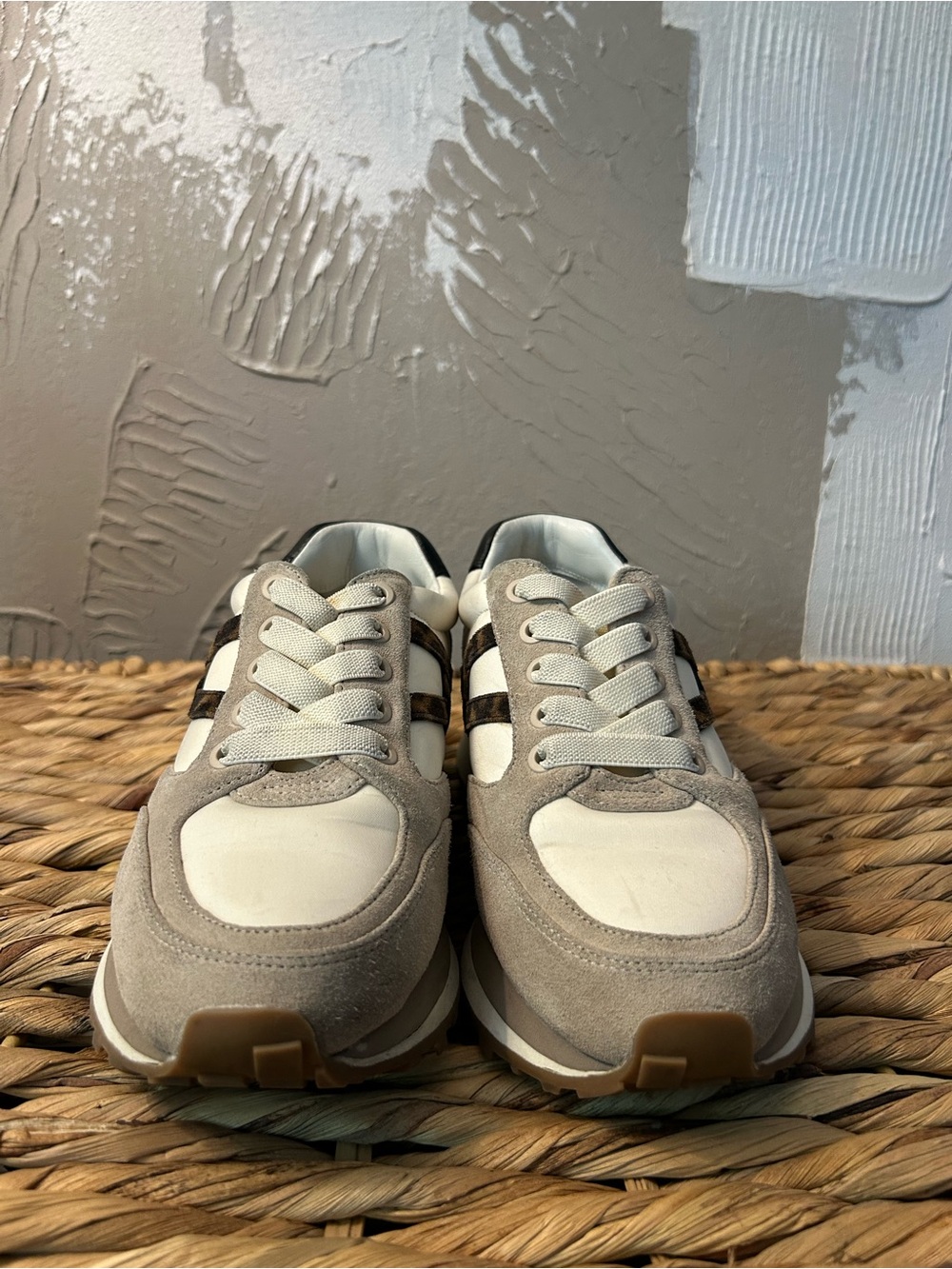 EUC Veronica Beard Valentina Women’s Neutral Beige Suede & Leather Sneakers - Picture 3 of 9